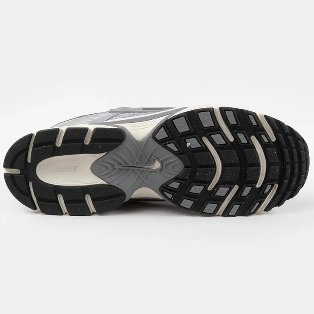 Men's Nike V5 RNR - Picture 4 of 7